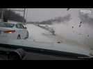 Un conducteur percute une voiture de police sur une route verglacée de l'Ohio