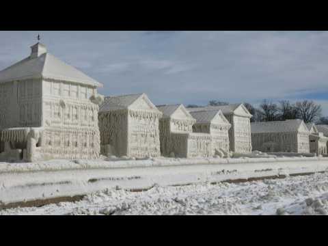 Canada: Major winter storm turns houses into winter wonderland