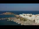 Grèce: une ONG ramasse les déchets dans le port de Naxos