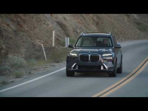 The new BMW X7 xDrive40i in Sparkling Copper Grey Driving Video