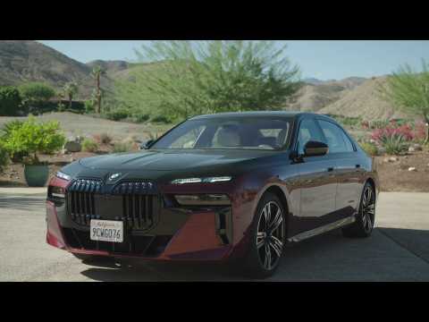 The new BMW 760i xDrive Exterior Design in Aventurin Red