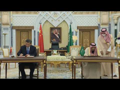 China's Xi meets Saudi king in Riyadh, signs bilateral agreement