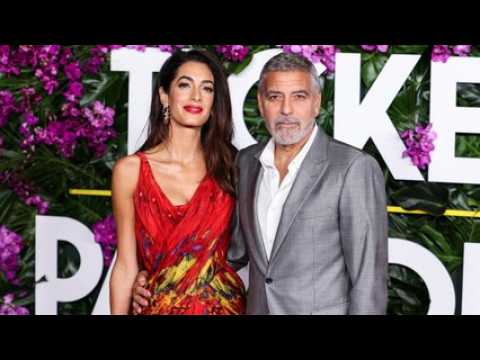 VIDEO : George et Amal Clooney, parents fiers : ils se confient sur leurs jumeaux