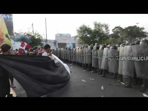 Peruvian police clash with anti-government protesters in Lima