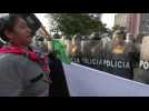 Pérou: des milliers de manifestants à Lima contre la présidente