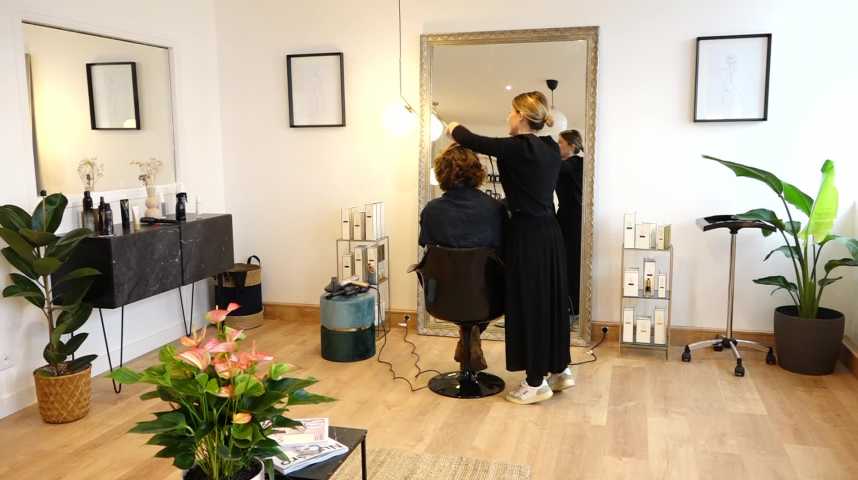 Thumbnail Gwenola Jouan, une coiffeuse haute couture à Brest