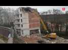 À Pamiers, la barre d'immeuble de la Gloriette tombe sous les assauts des bulldozers
