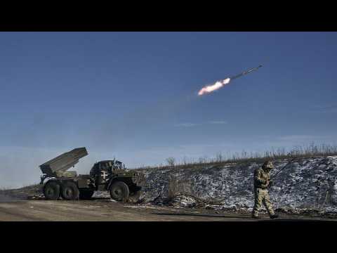 Russian troops wage ferocious fight for control of strongholds in eastern Ukraine