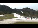 Dans les Alpes allemandes, les amateurs de ski confrontés au manque de neige