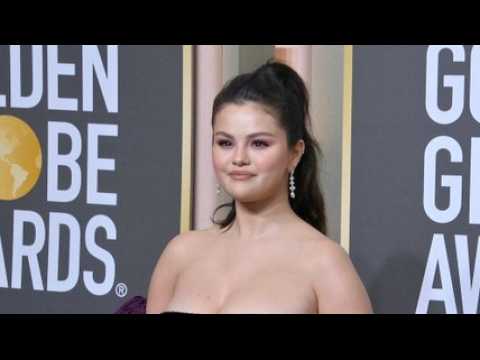 VIDEO : Selena Gomez : en couple avec un célèbre DJ ?