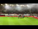 Communion entre les joueurs du RWDM et leurs supporters après la victoire face au Beerschot