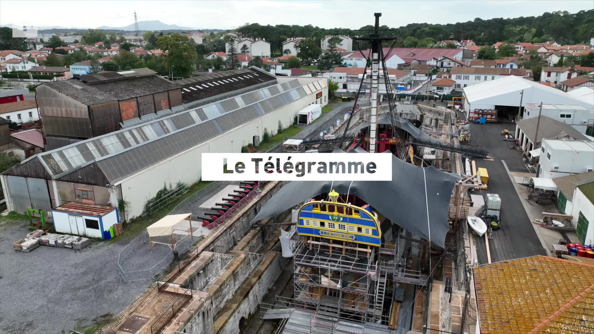 Des charpentiers bretons au chevet de l’Hermione (Le Télégramme)