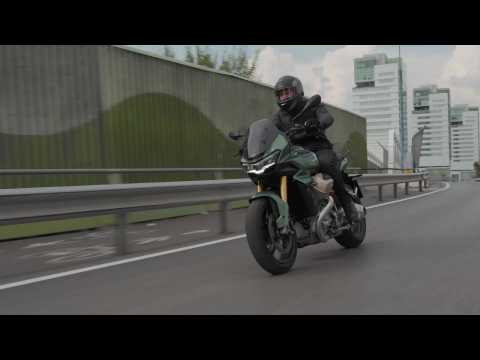Moto Guzzi V100 Mandello S Driving in the city