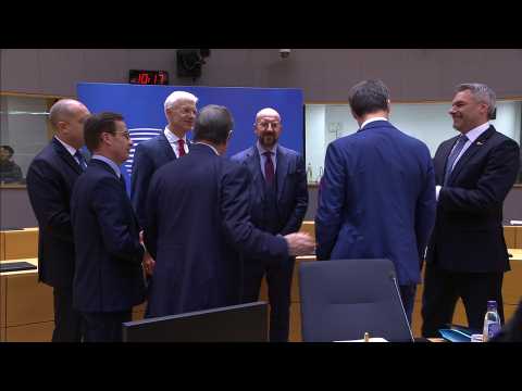 EU leaders meet for a roundtable on day two of summit discussing energy