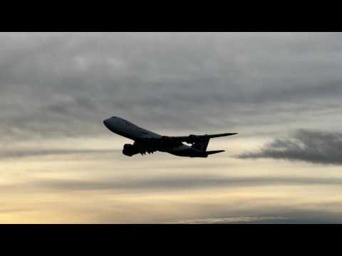 Boeing 747 takes off from Washington state for final commercial delivery