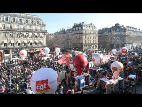 TIMELAPSE: Demonstrators Place de l'Opera in Paris against pension reform plan