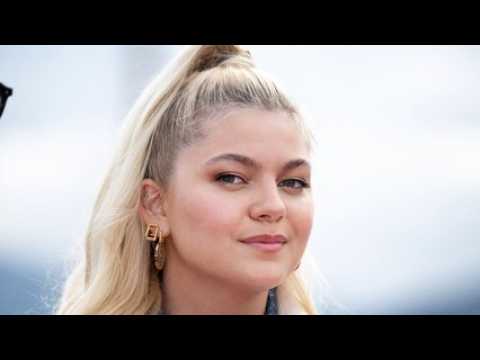 VIDEO : Louane : cette critique qu?elle ne supporte plus