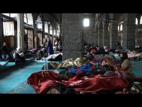 Earthquake survivors in Diyarbakir take shelter in mosque