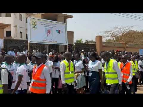 Crowd gathers in Juba before the arrival of Pope Francis