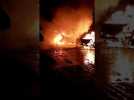 Un incendie se propage à une dizaine de voitures en pleine nuit à Saumur