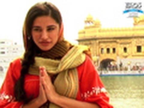 Nargis visits Golden Temple - Rockstar Diaries [Amritsar]