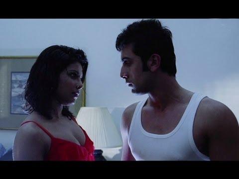 Ranbir Kapoor & Priyanka Chopra get intimate - Anjaana Anjaani