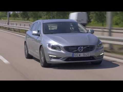 2014 Volvo V60 Driving Review | AutoMotoTV