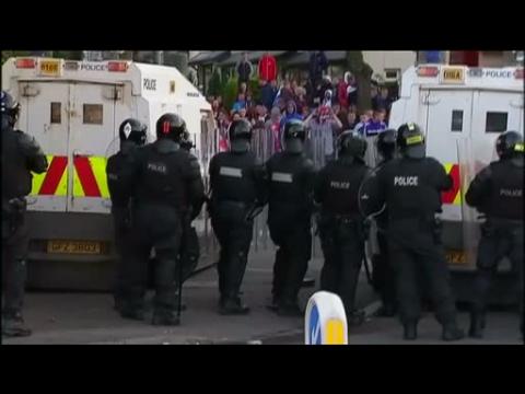 Clashes over Northern Ireland march blockade