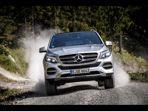 Mercedes-Benz GLE : démonstration d'aptitudes tout-terrain (2015