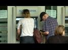 Greeks queue outside bank as debt deadline nears