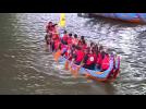 Taipei dragon boat racers make a splash