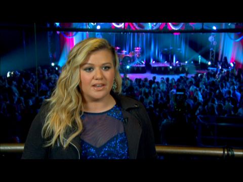 Kelly Clarkson At Macy's Fireworks Celebration