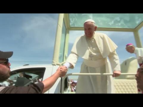 Pope Francis greets thousands at Ecuador mass