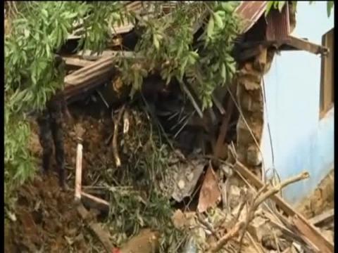 No hope for survivors in Sri Lanka landslide, over 100 dead