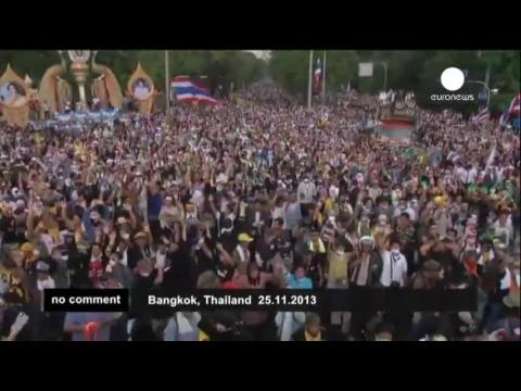 Thailand: Anti government protesters clash with riot police as they call for PM to resign