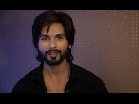 Shahid Kapoor wishes all the subscribers of Erosnow.com Merry Christmas & Happy New Year!