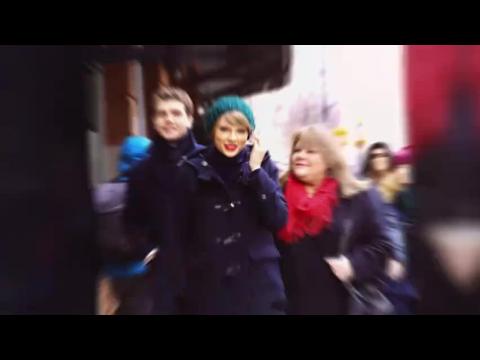 VIDEO : Taylor Swift passe une journe en famille  New York