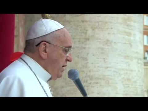 Pope Francis calls for peace in Christmas message