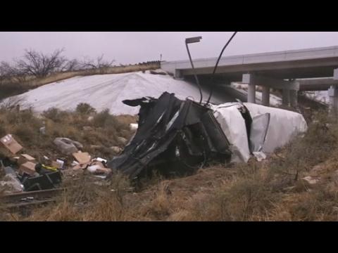 Ten killed, five injured after Texas prison bus hits train