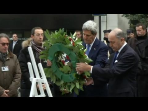 Kerry pays respects to France, after criticism of Paris attack response