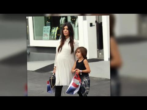 VIDEO : Kourtney Kardashian y Scott Disick le dan la bienvenida a su tercer hijo
