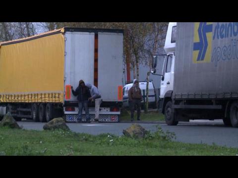 Human Rights Watch: Migrants in Calais abused by police