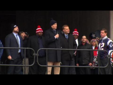 New England Patriots fans rally before team departs for Super Bowl 49