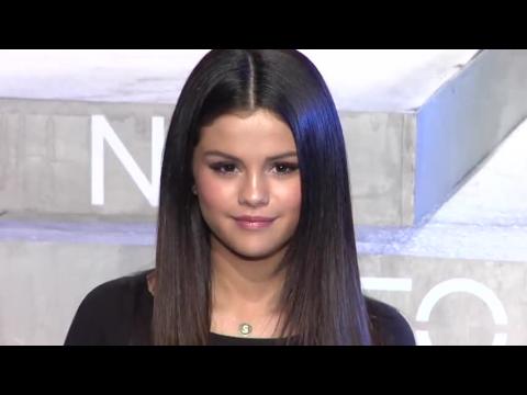 VIDEO : Selena Gomez causa escena acerca de Justin Bieber en la fiesta de cumpleaos de Taylor Swift