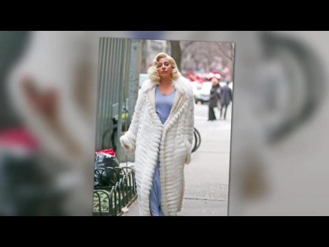 VIDEO : Lady Gaga Has A Wardrobe Malfunction in New York