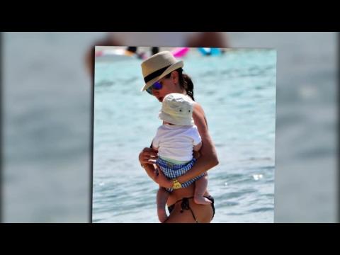 VIDEO : Lauren Silverman Shows off Her Incredible Body in a Tiny Two Piece