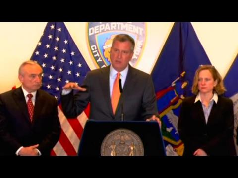 De Blasio urges frustrated New Yorkers to work for change