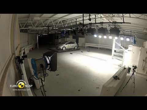 Opel-Vauxhall Corsa - Crash Tests 2014 | AutoMotoTV