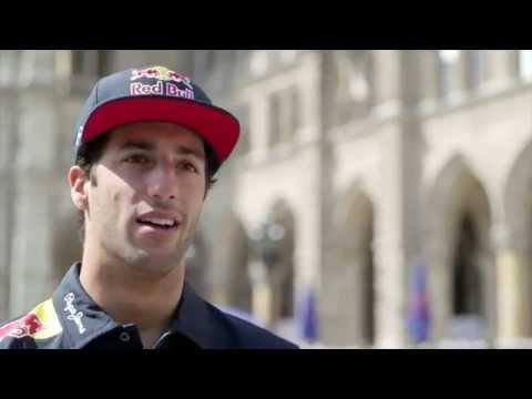 Infiniti Red Bull Racing Show Run 2015 in Vienna, Austria - Interview Daniel Ricciardo | AutoMotoTV