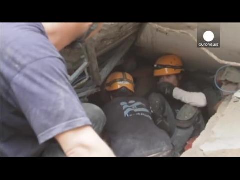 Hope fading but rescuers not giving up their hunt for survivors of deadly earthquake in Nepal.